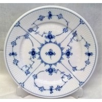 ROYAL COPENHAGEN MUSSELMALET BLUE FLUTED PLAIN LACE 22.5cm HOTEL QUALITY BREAKFAST OR LUNCHEON PLATE